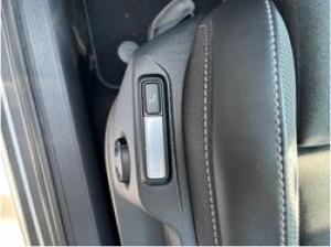 Volkswagen T-Roc 2.0 TDI Style - + 4Motion + DSG + AHK + Navi + Kamera +