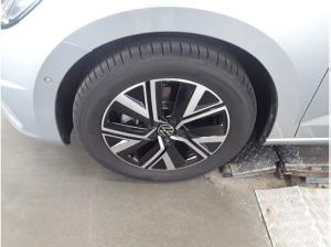 Volkswagen Touran HIGHLINE 2.0TDI DSG NP.62T AHK.KAMERA.5JG.EASY-O.NAVI