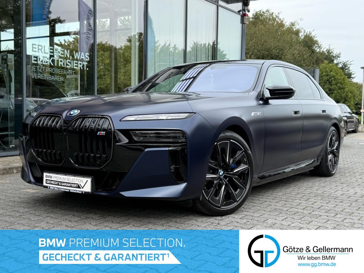 BMW i7
