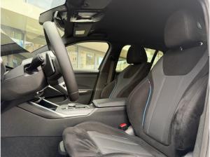 BMW 330 330i xDrive Touring M Sport DA ACC PA+ HuD AHK