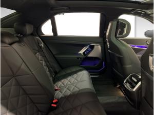BMW 740 740d xDrive Limousine M Sportpaket DAB RFK PDC