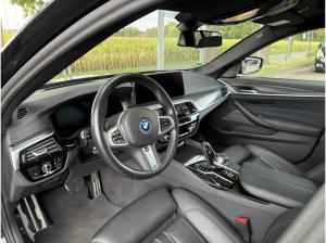 BMW 530 e xDrive Touring M Sport *LASER*HUD*PANO*AHK