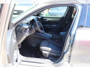 Alfa Romeo Junior **Sommerschlussleasing** Sprint 145PS Ibrida
