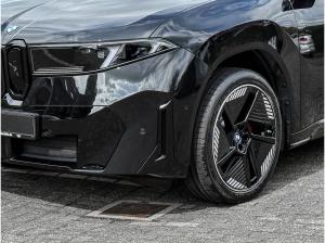 BMW iX3 40 SOFORT VERFÜGBAR * M Sport Pro * AC-Laden Professional AC) * AHK * Klimakomfort-Panoramadach * Ha