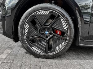 BMW iX3 40 SOFORT VERFÜGBAR * M Sport Pro * AC-Laden Professional AC) * AHK * Klimakomfort-Panoramadach * Ha