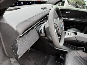 BMW iX3 40 SOFORT VERFÜGBAR * M Sport Pro * AC-Laden Professional AC) * AHK * Klimakomfort-Panoramadach * Ha
