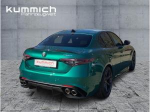 Alfa Romeo Giulia Quadrifoglio 2.9 V6 Bi-Turbo 520PS 8-Gang Automatik