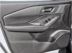 Nissan Qashqai Tekna 1.3 DIG-T MHEV 158PS Xtronic 4x2 BOSE Panoramadach Head-up-Display