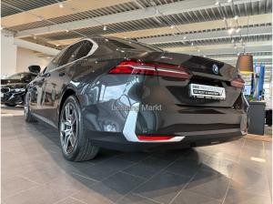 BMW 550 550e xDrive Navi Leder Finanzierung ab 2,49%