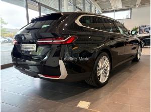 BMW 530 530e xDrive Touring Navi Tempom.aktiv Panoramadach Bluetooth PDC MP3 Schn.