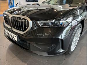 BMW 530 530e xDrive Touring Navi Tempom.aktiv Panoramadach Bluetooth PDC MP3 Schn.