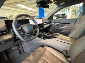 BMW 530 530e xDrive Touring Navi Tempom.aktiv Panoramadach Bluetooth PDC MP3 Schn.