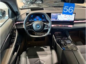 BMW 550 550e xDrive Navi Leder Finanzierung ab 2,49%