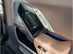 BMW 750 e xDrive M Sport THEATRE SCREEN 31 ZOll,AHK,MASSAGE,KLIMA SITZE,ACC,AUTOBAHN ASSISTENT,PGD SKY LOUNG