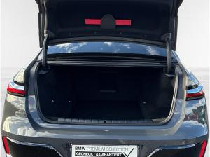 BMW 750 e xDrive M Sport THEATRE SCREEN 31 ZOll,AHK,MASSAGE,KLIMA SITZE,ACC,AUTOBAHN ASSISTENT,PGD SKY LOUNG