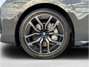 BMW 750 e xDrive M Sport THEATRE SCREEN 31 ZOll,AHK,MASSAGE,KLIMA SITZE,ACC,AUTOBAHN ASSISTENT,PGD SKY LOUNG
