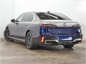 BMW i7 M70 xDrive //ExecutiveLoungeSeating TwoTone