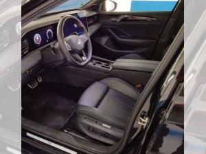 Volkswagen Passat Variant 1.5 TSI eHybrid R-Line - LEDER PANO AHK DCC AREA VIEW ACC