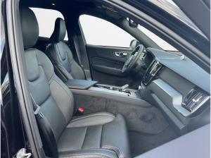 Volvo XC60 Ultra Black Edition T8 AWD Plug-in Hybrid, Elektrisch/Benzin