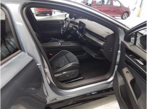 Volkswagen ID.7 PRO S NP.80T ACC.5J-G.WÄRMEPUMPE.AHK.AREA-VIEW.NAVI.PANO.HARMAN.LED