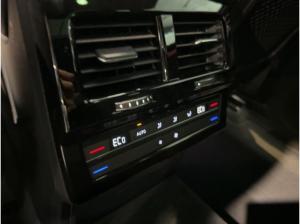 Volkswagen Touareg 3.0TDI R-Line 4x4 STHZG P-DACH LUFT MASSAGE AHK