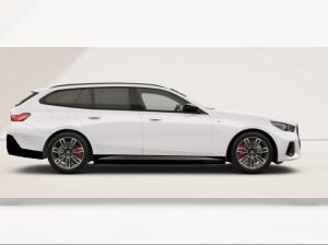 BMW i5 M60 Touring xDrive Bestellfahrzeug frei konfigurierbar