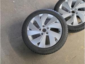 Volkswagen Golf GTI 2.0 TSI 195kW 7-Gang DSG - IQ-Light DCC Keyless 19" inkl. Winterräder