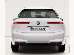BMW ix xDrive60 Bestellfahrzeug frei konfigurierbar