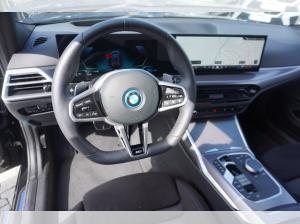BMW 330 330e xDrive Touring M Sport HeadUp AHK Glasdach 360Kamera Harman/Kardon eSitze LED