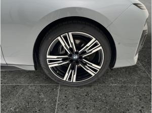 BMW 740 740d xDrive Limousine M Sportpaket DAB RFK PDC