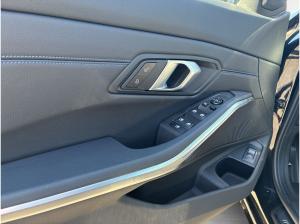 BMW 330 i xDrive Touring M Sport ACC,360 GRAD KAMERA,HEAD UP,19 ZOLL, NAVI, APPLE CAR PLAY/ANDROID