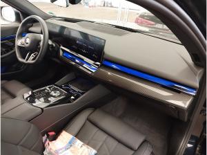 BMW 520 d Lim. "M Sport" LC Prof., HuD, AHK, Dr. Ass. +, Parkasss. +,  uvm.