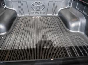 Toyota Hilux 2.8 D-4D DoubleCab 4X4 Invincible