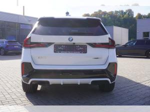BMW iX1 xDrive30 M Sport Aktionszins 0,99% AHK HeadUp eSitze ACC 360Kamera Massage harman/kardon