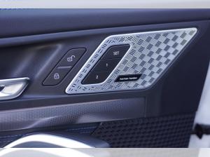 BMW iX1 xDrive30 M Sport Aktionszins 0,99% AHK HeadUp eSitze ACC 360Kamera Massage harman/kardon