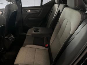 Volvo XC40 Volvo XC40 B3B DKG Plus Black Edition ACC BLIS 360 H&K
