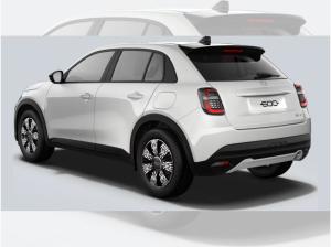 Fiat 600e Business Edition inkl. Allwetterbereifung auf LM-Räder