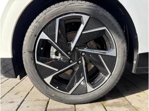 LYNK & Co 02 More ALLE FARBEN P