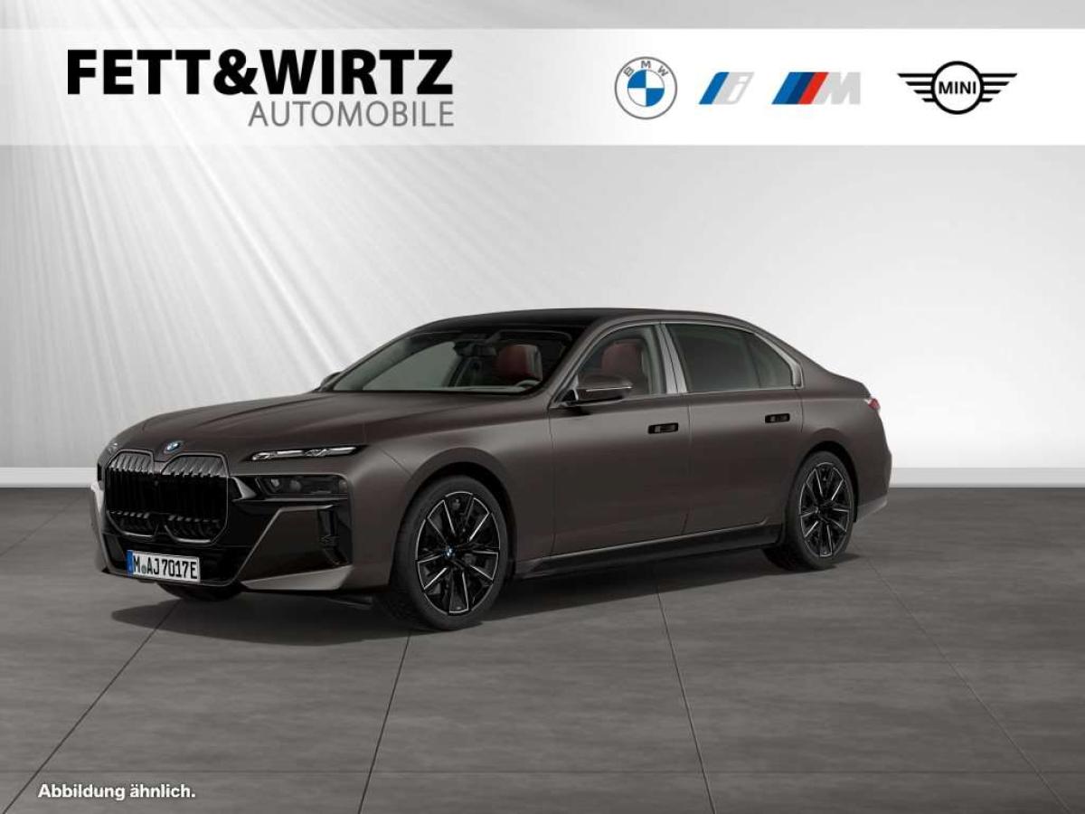 BMW i7