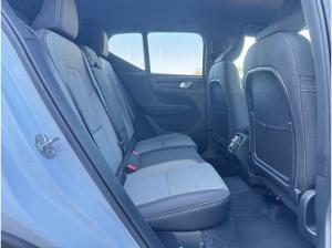 Volvo XC40 B3 Plus Dark 7-Gang Doppelkupplungsgetriebe