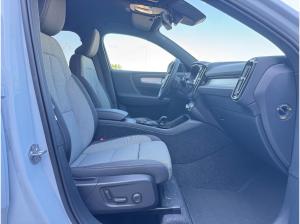 Volvo XC40 B3 Plus Dark 7-Gang Doppelkupplungsgetriebe