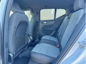 Volvo XC40 B3 Plus Dark 7-Gang Doppelkupplungsgetriebe