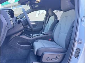 Volvo XC40 B3 Plus Dark 7-Gang Doppelkupplungsgetriebe