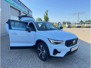 Volvo XC40 B3 Plus Dark 7-Gang Doppelkupplungsgetriebe