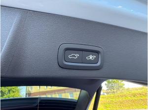 Volvo XC40 B3 Plus Dark 7-Gang Doppelkupplungsgetriebe