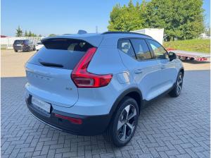 Volvo XC40 B3 Plus Dark 7-Gang Doppelkupplungsgetriebe