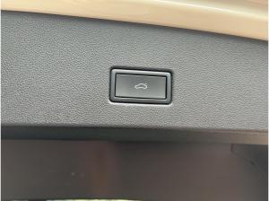 Volkswagen T-Roc 1.5 TSI DSG R-Line Navi LED SHZ ACC PDC