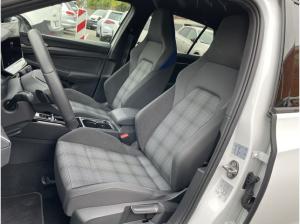 Volkswagen Golf VIII GTE eHybrid DSG 18Zoll BlackStyle IQ-Light Navi Head-up AreaView