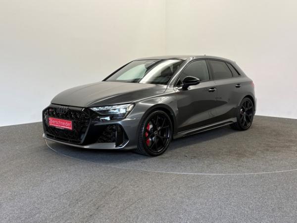 Audi RS3 Sportback, Sonos, Panorama, 280km/h, 360 Kamera, Matrix, Sport-Abgas, Designpaket rot