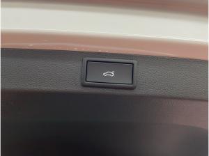 Skoda Karoq Tour 1.5 TSI DSG AHK LED NAVI ACC